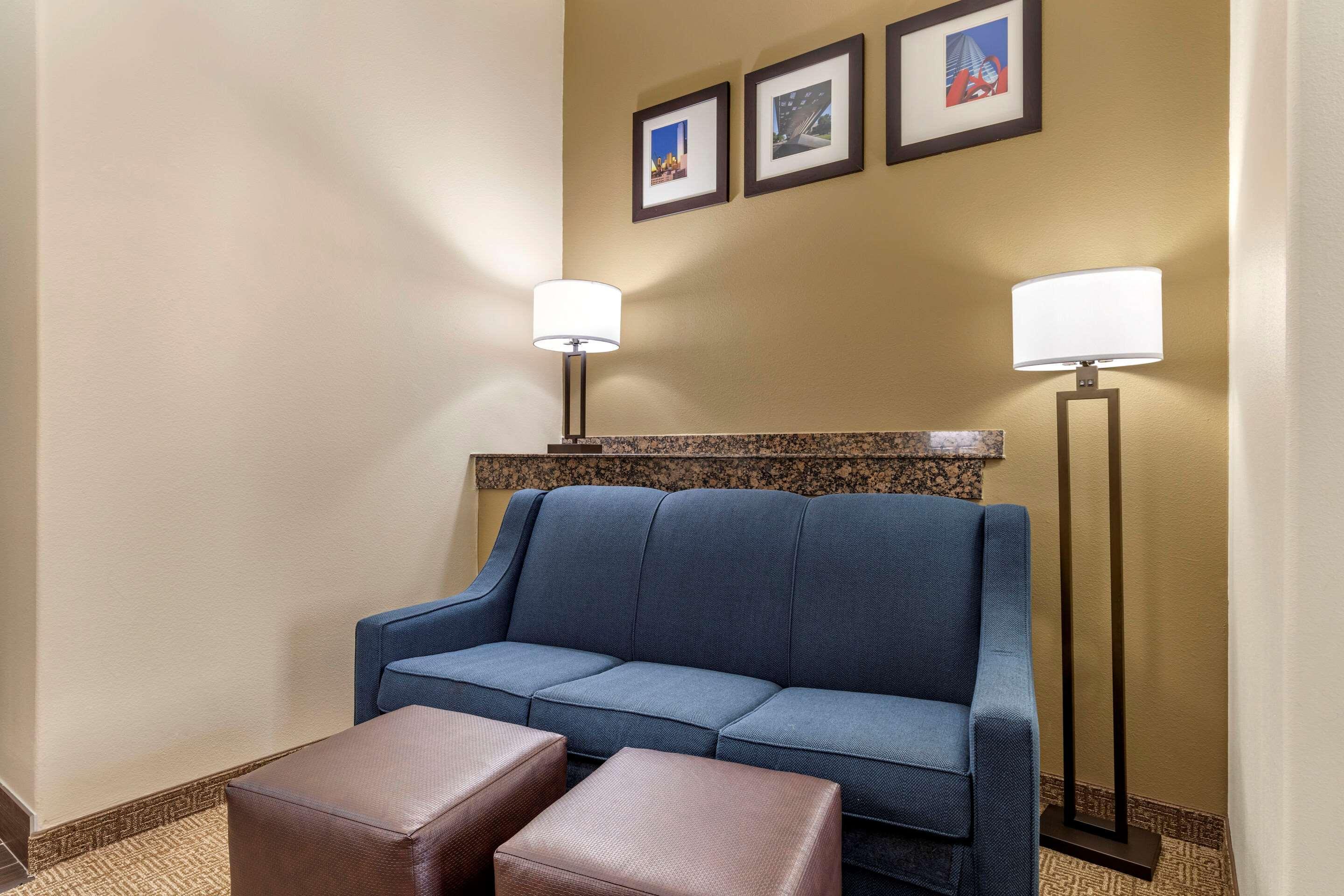 Comfort Suites West Dallas-Cockrell Hill Extérieur photo