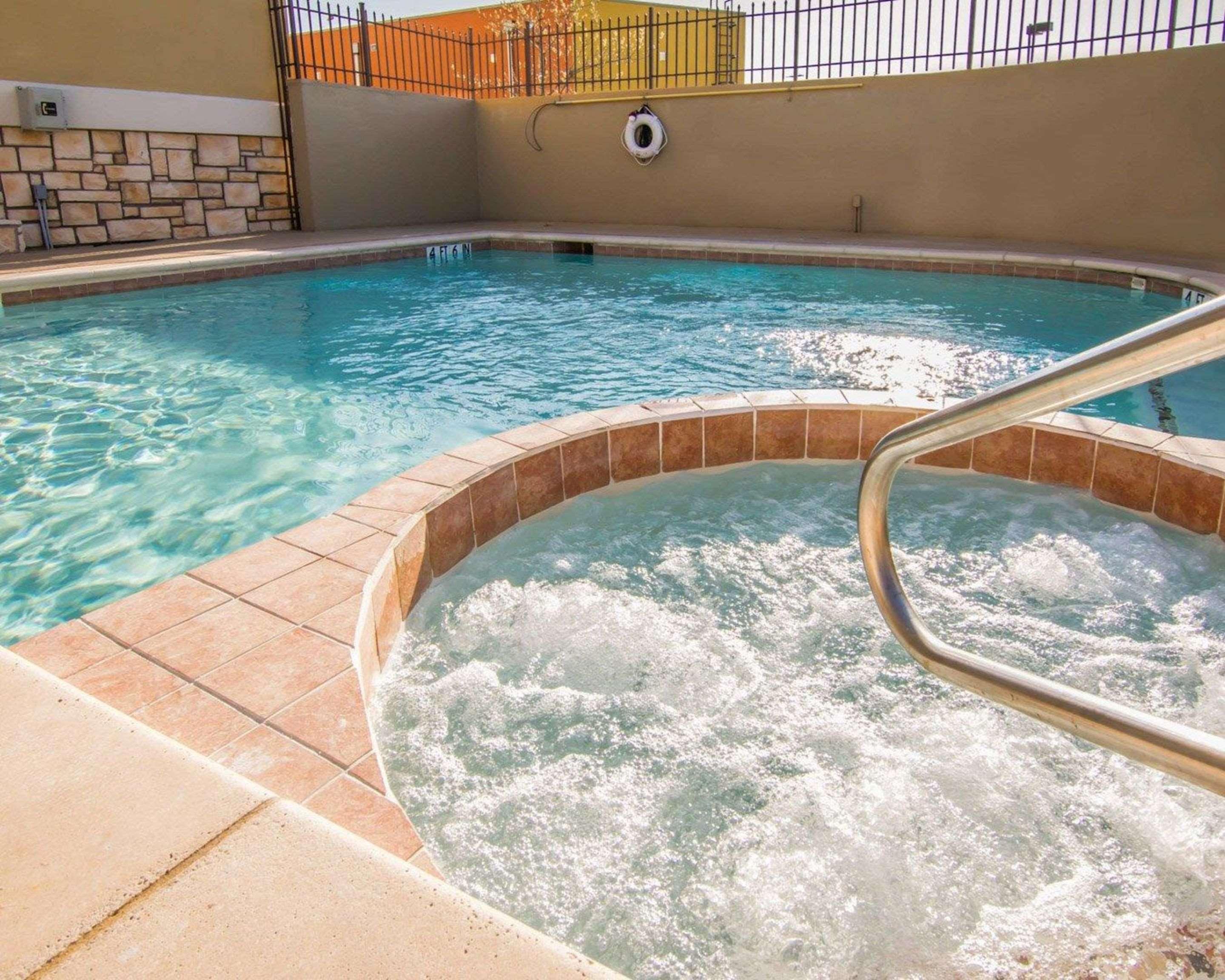 Comfort Suites West Dallas-Cockrell Hill Extérieur photo