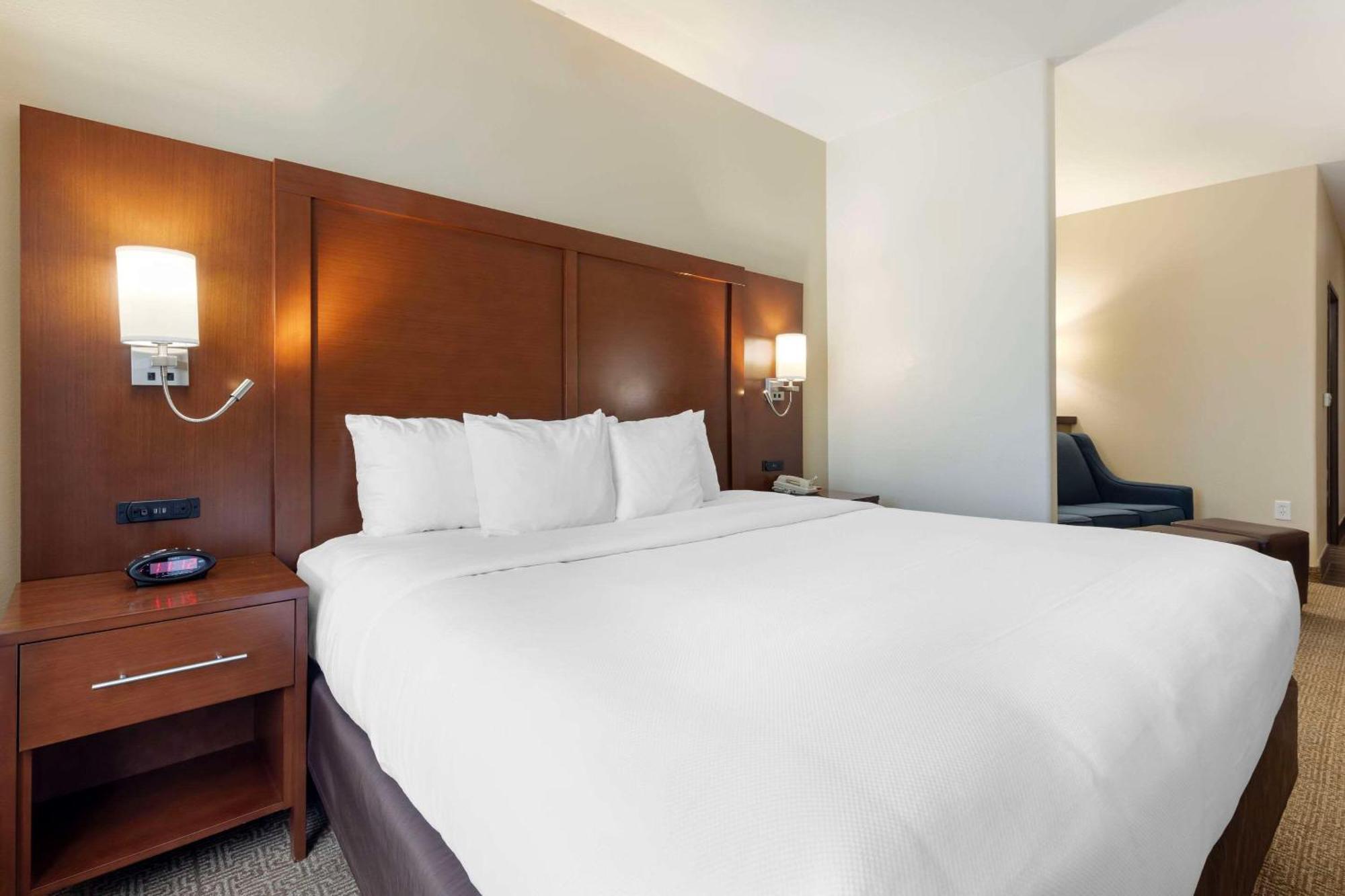 Comfort Suites West Dallas-Cockrell Hill Extérieur photo